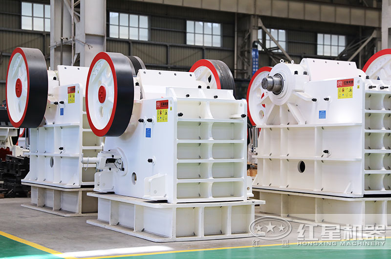 鐵礦石顎式破碎機圖片