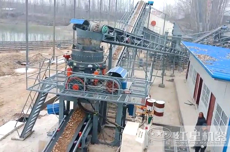 全液壓圓錐破碎機(jī)工作現(xiàn)場圖片