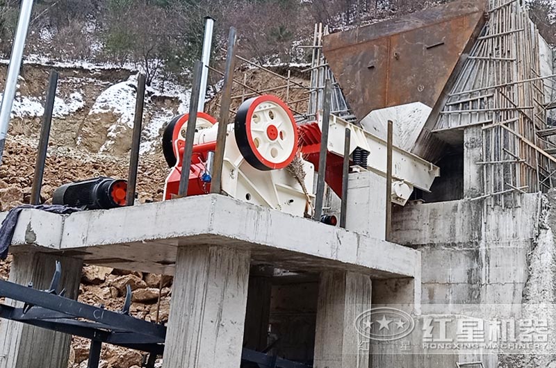 山西客戶石頭顎式破碎機工作現場圖片