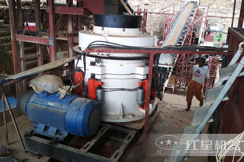 圓錐破碎機工作現場圖片