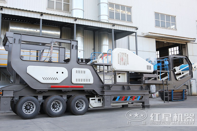 移動顎式破碎機(jī)圖片