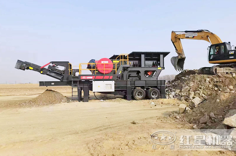 廣西客戶顎式移動破碎機工作現場