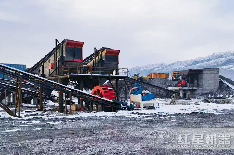 碎石破碎機工作現(xiàn)場圖片