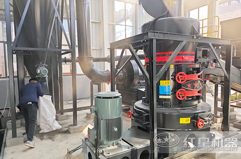 山西客戶雷蒙磨粉機工作現場