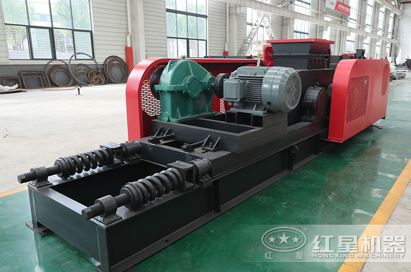 石油焦對(duì)輥式破碎機(jī)圖片