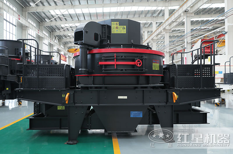 沖擊破時(shí)產(chǎn)300噸需要多大型號(hào)的機(jī)器？