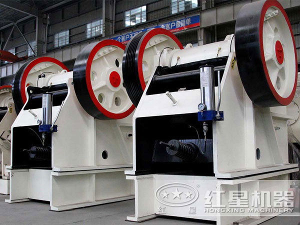 大型石頭顎破碎機市價多錢？（內附高清顎破作業視頻）