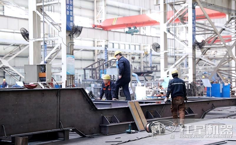 生產(chǎn)經(jīng)驗(yàn)豐富的紅星建筑垃圾粉碎機(jī)生產(chǎn)車(chē)間