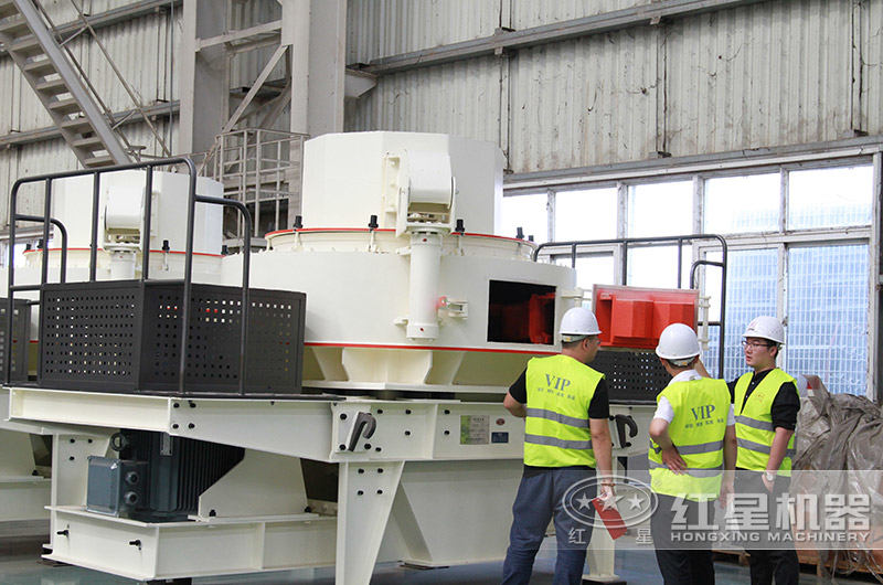 客戶來廠考察鵝卵石制砂機